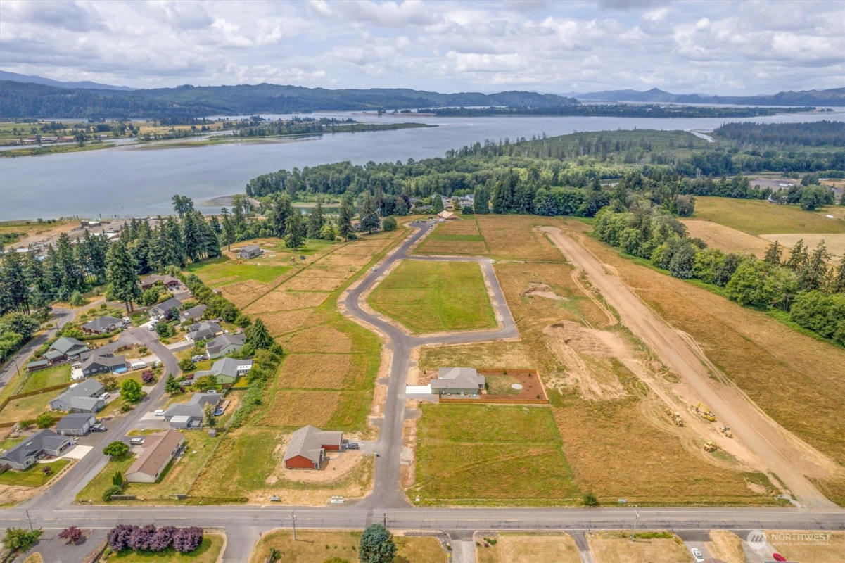 33 SUNNYFIELD DR # LOT30, CATHLAMET, WA 98612, photo 1 of 12