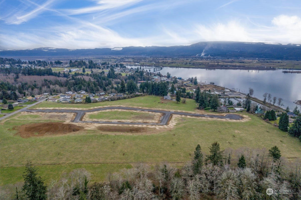28 SUNNYFIELD DR # LOT16, CATHLAMET, WA 98612, photo 1 of 14