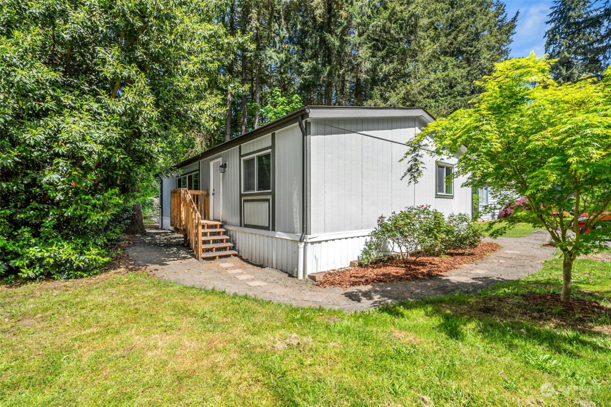 2535 70TH AVE SW TRLR 31, TUMWATER, WA 98512, photo 1 of 17