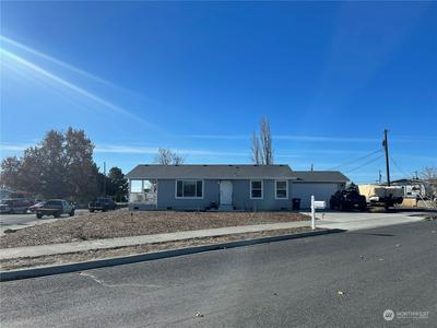 906 S C ST, Moses Lake, WA 98837 For Sale | MLS# 2034345 | RE/MAX