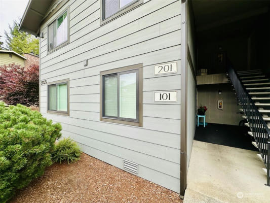 3600 NARROWS VIEW LN NE UNIT 101, BREMERTON, WA 98310, photo 2 of 25