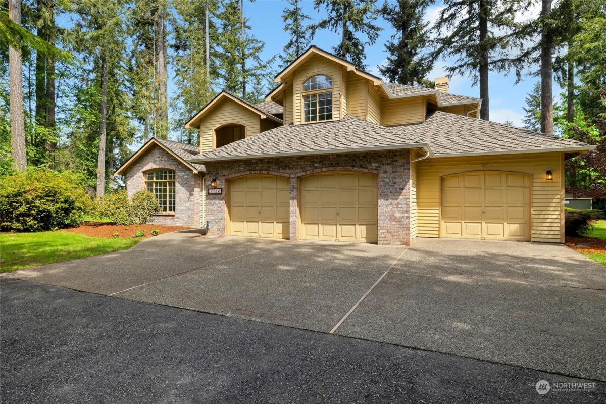 23762 SE 253RD PL, MAPLE VALLEY, WA 98038, photo 1 of 25