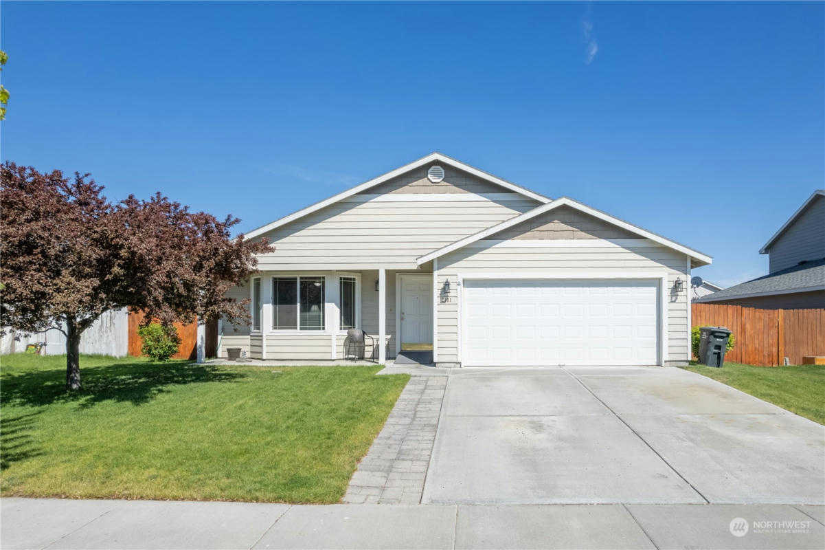 2101 S ALLEN AVE, MOSES LAKE, WA 98837, photo 1 of 23