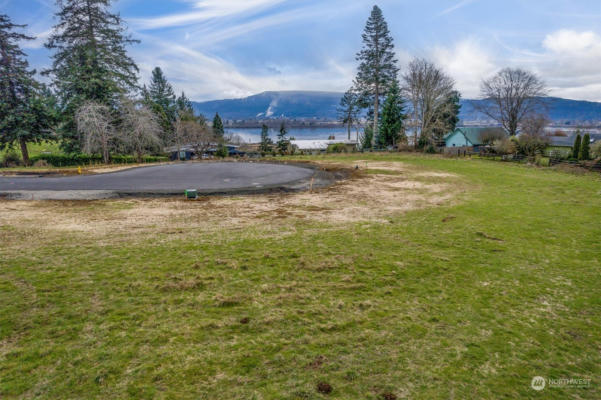 52 SUNNYFIELD DR # LOT2, CATHLAMET, WA 98612, photo 2 of 9