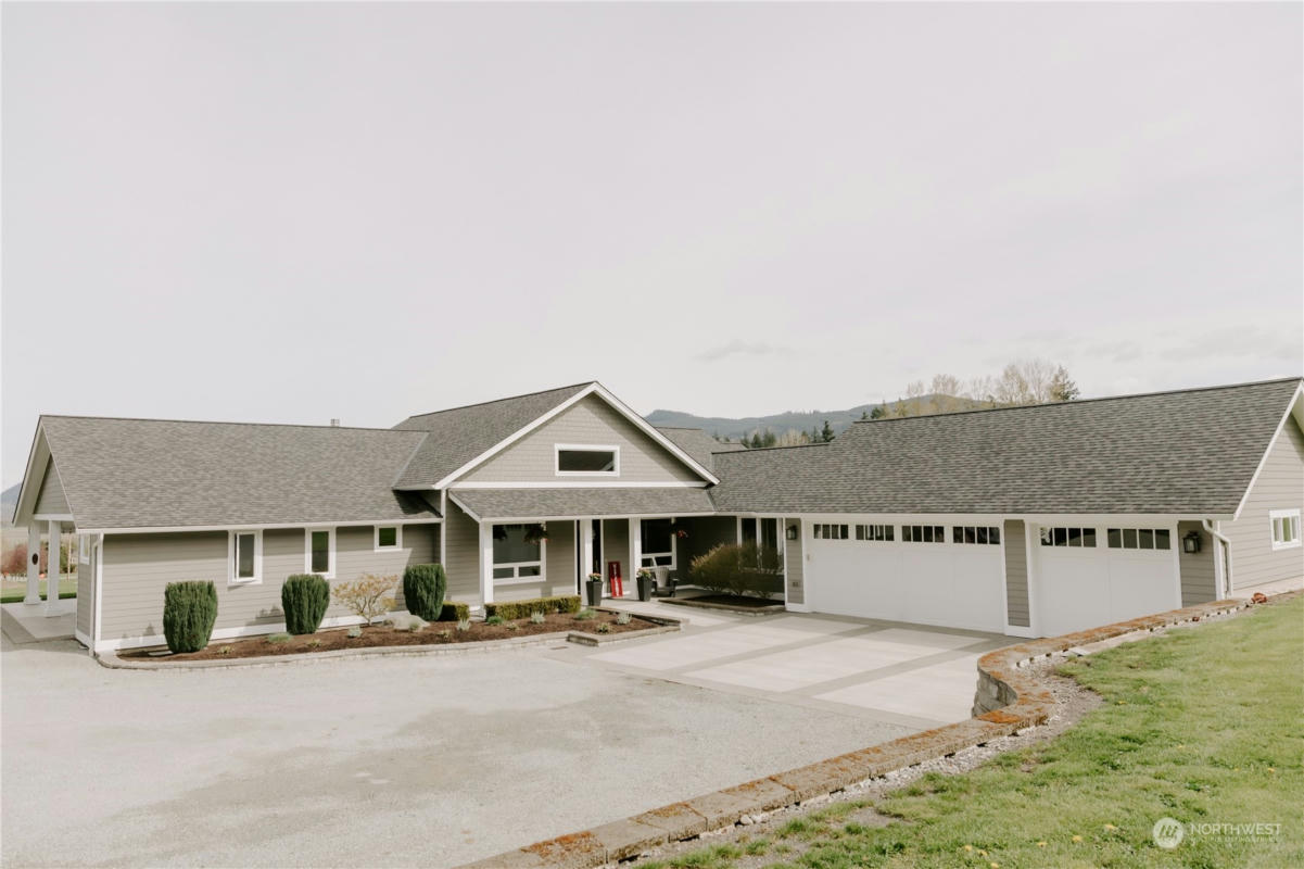 21367 CONWAY HILL LN, MOUNT VERNON, WA 98274, photo 1 of 40