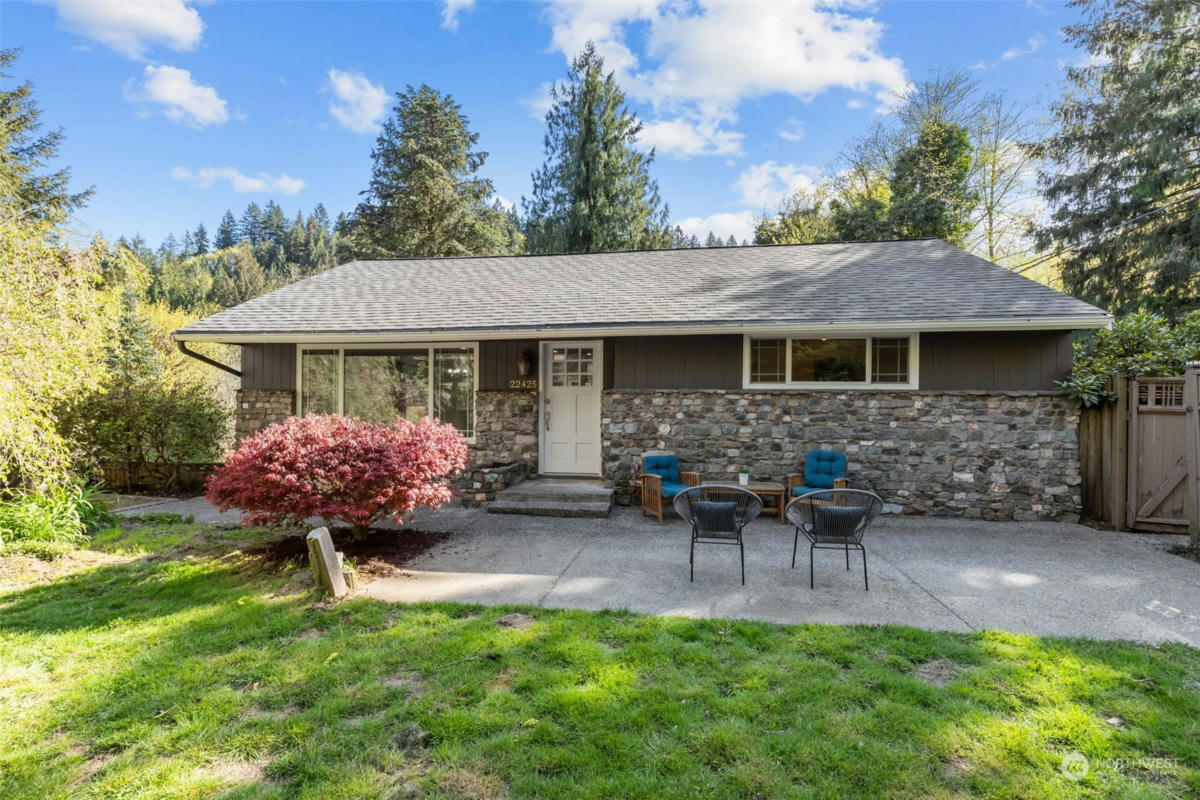 22425 SE MAY VALLEY RD, ISSAQUAH, WA 98027, photo 1 of 40