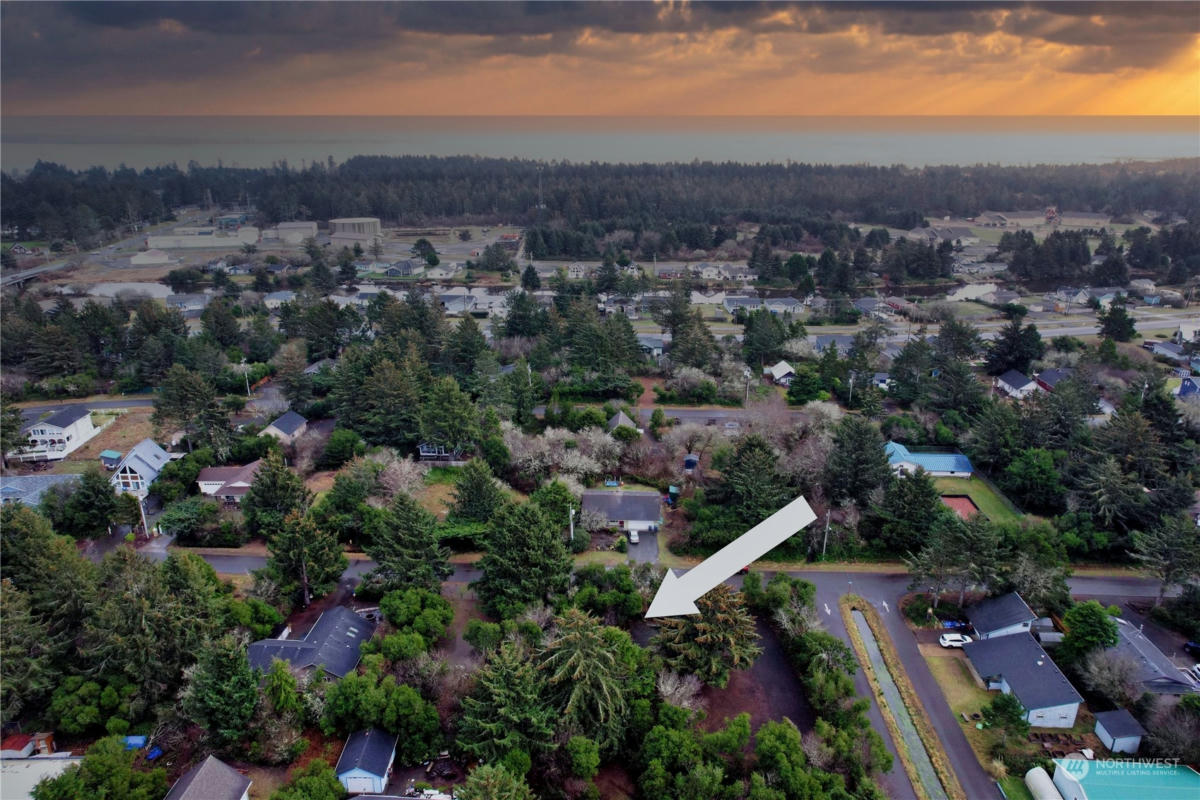 153 S OAR LOOP SW, OCEAN SHORES, WA 98569, photo 1 of 12