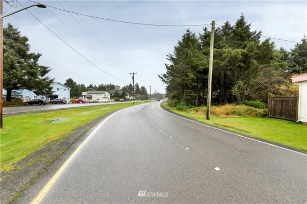 880 OCEAN SHORES BLVD NW, OCEAN SHORES, WA 98569, photo 4 of 9